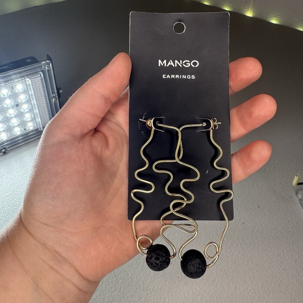 Mango 2018 gold tone wavy drop earrings black semi precious stone statement